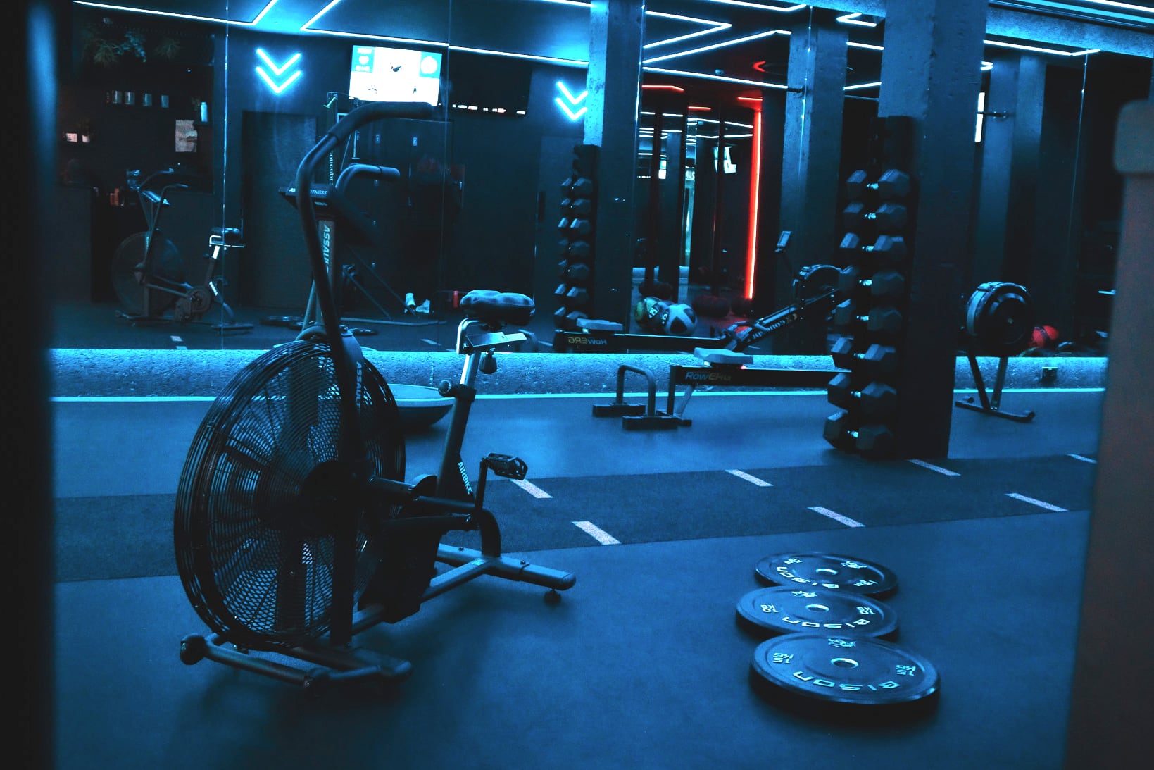 The Re.HIIT circuit floor at Rumble Fitzrovia, calm between rotations